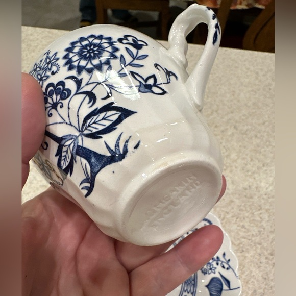 Blue Nordic by J& G Meakin classic blue onion pattern set of 2 cup and Saucers - Picture 15 of 16